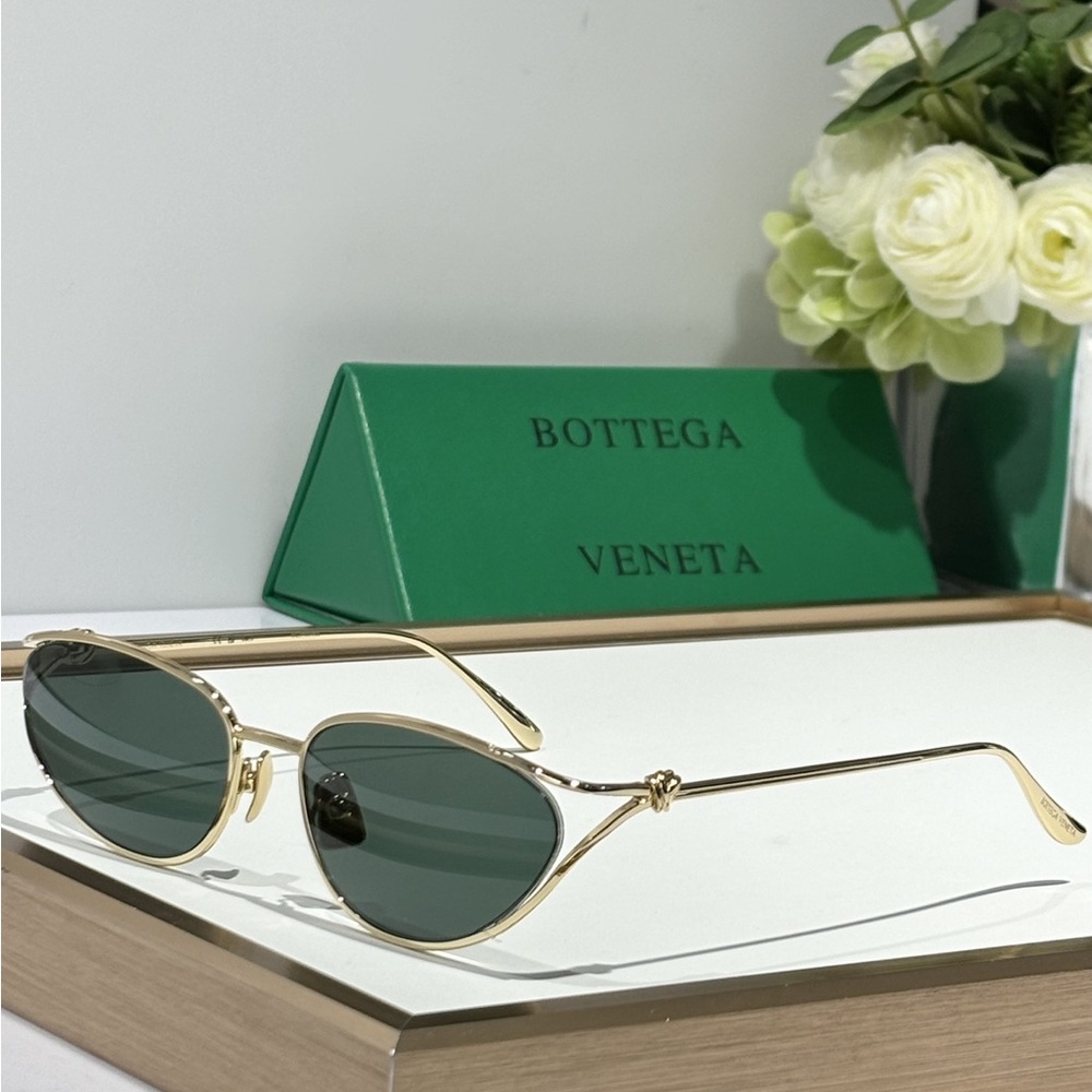 Bottega Veneta sunglasses